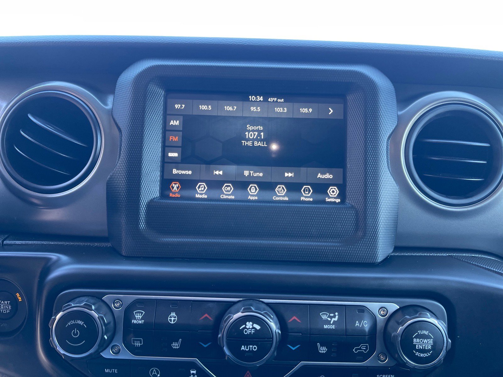 Used 2022 Jeep Wrangler Unlimited Sport image 5