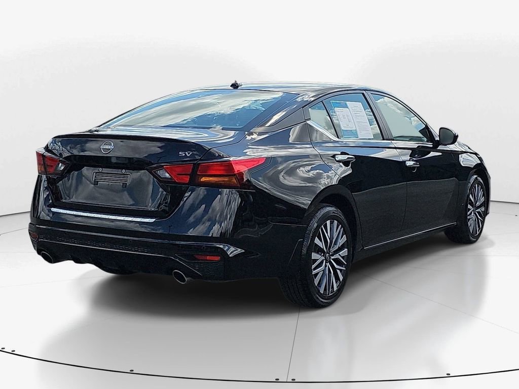 Used 2023 Nissan Altima 2.5 SV w/ SV Premium Package image 5