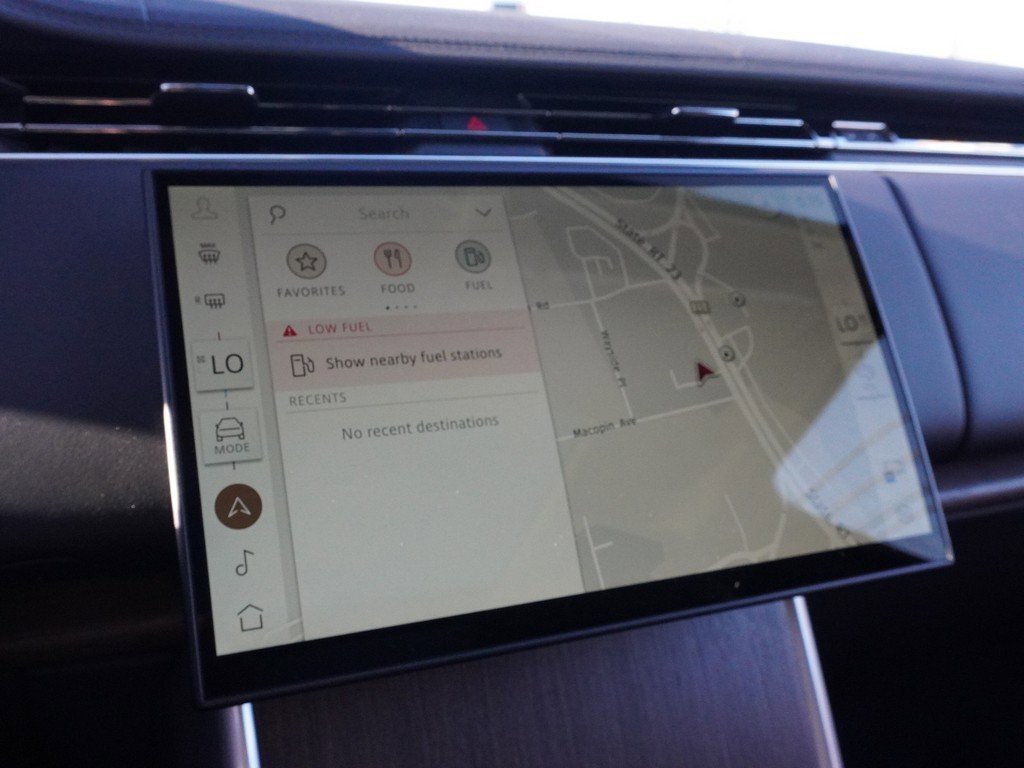 Used 2025 Land Rover Range Rover SE image 46