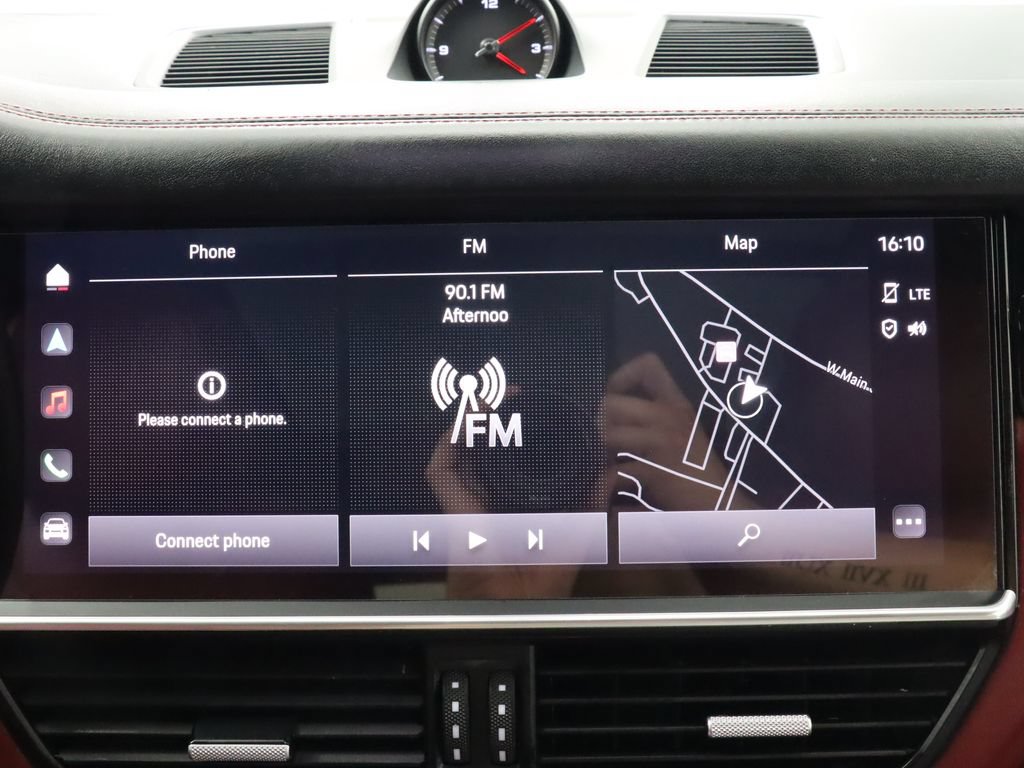 Used 2023 Porsche Cayenne AWD/4WD image 24