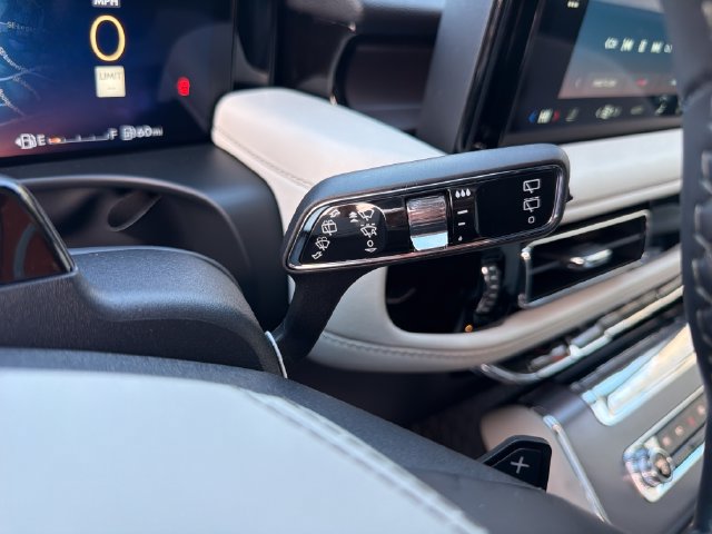 New 2027 Lincoln Aviator AWD image 28