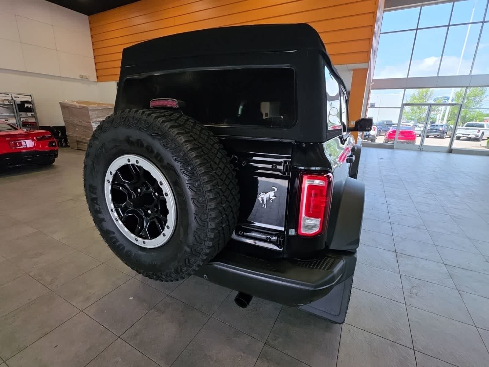 Used 2022 Ford Bronco Black Diamond w/ Sasquatch Package AWD/4WD image 8