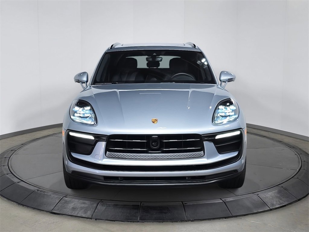 Certified 2025 Porsche Macan image 10