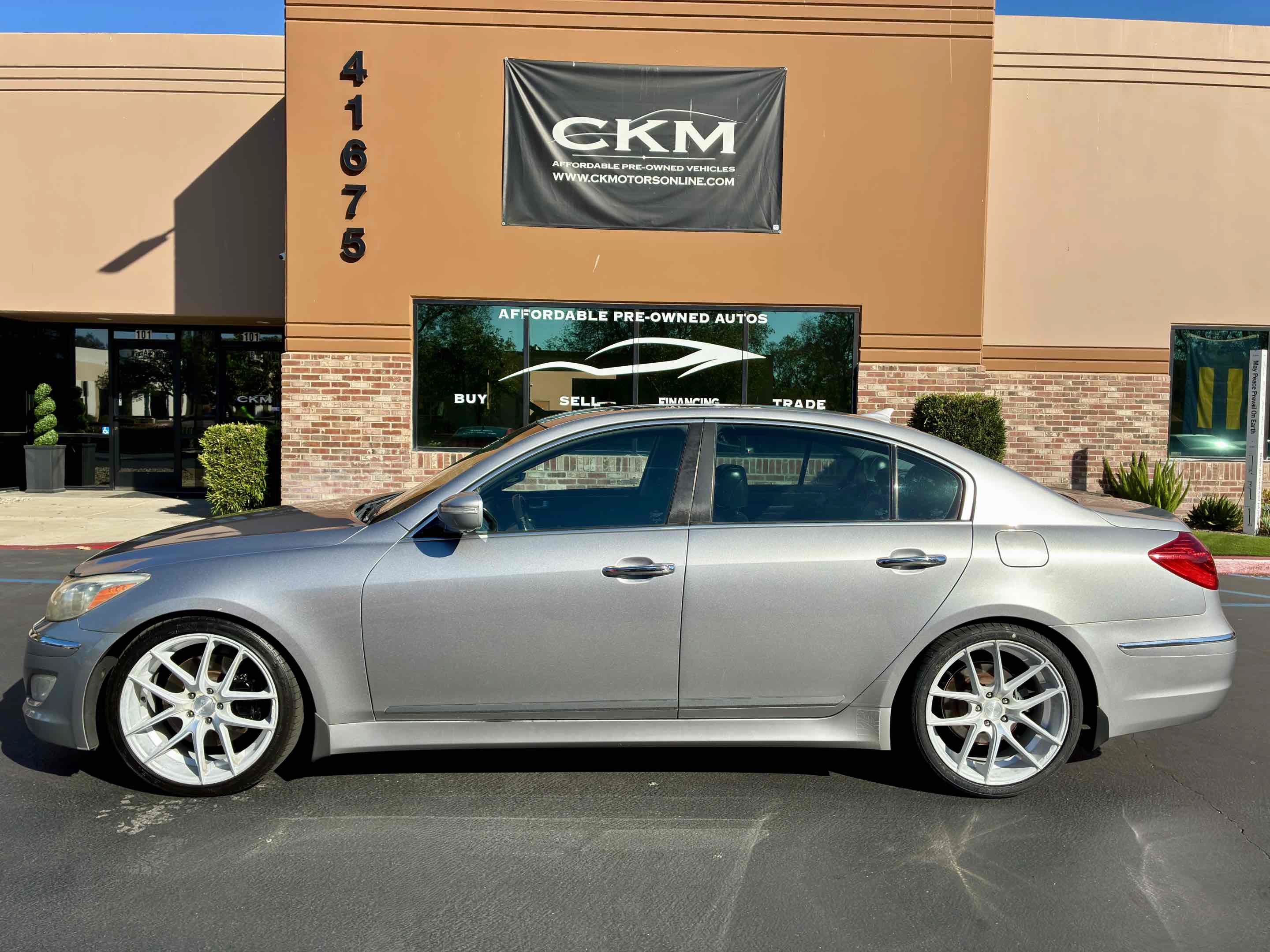 Used 2012 Hyundai Genesis 5.0 RWD image 3