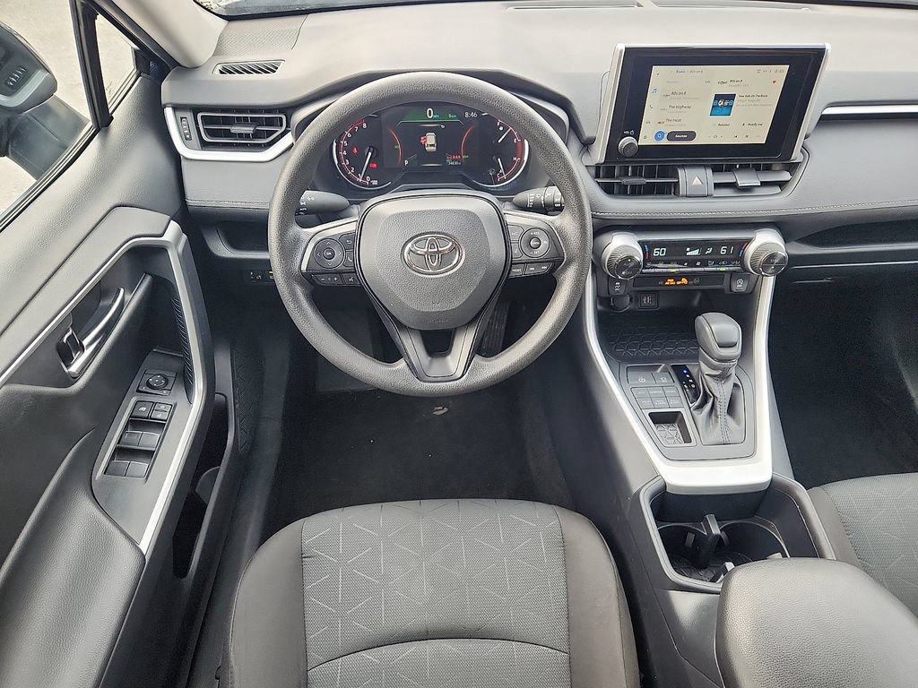 Used 2025 Toyota RAV4 XLE AWD/4WD image 11