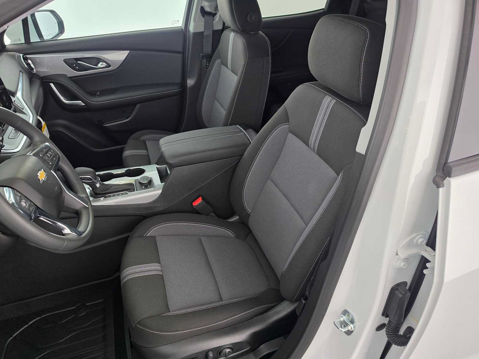 New 2026 Chevrolet Blazer LT w/ LPO, Floor Liner Package FWD image 21