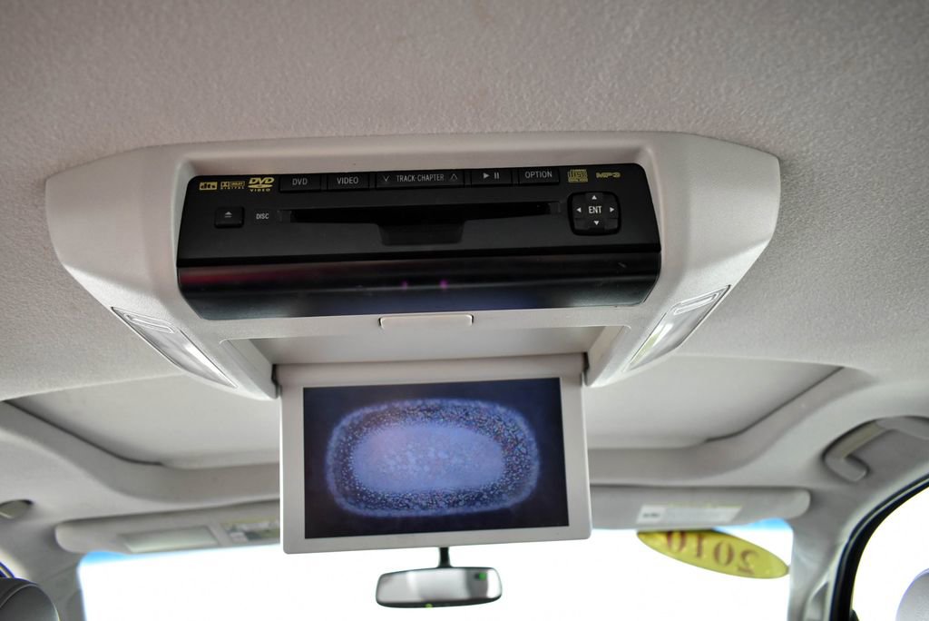 Used 2010 Toyota Sequoia Platinum image 21