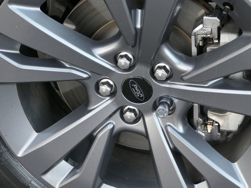 Used 2024 Ford Explorer XLT w/ Equipment Group 202A image 12