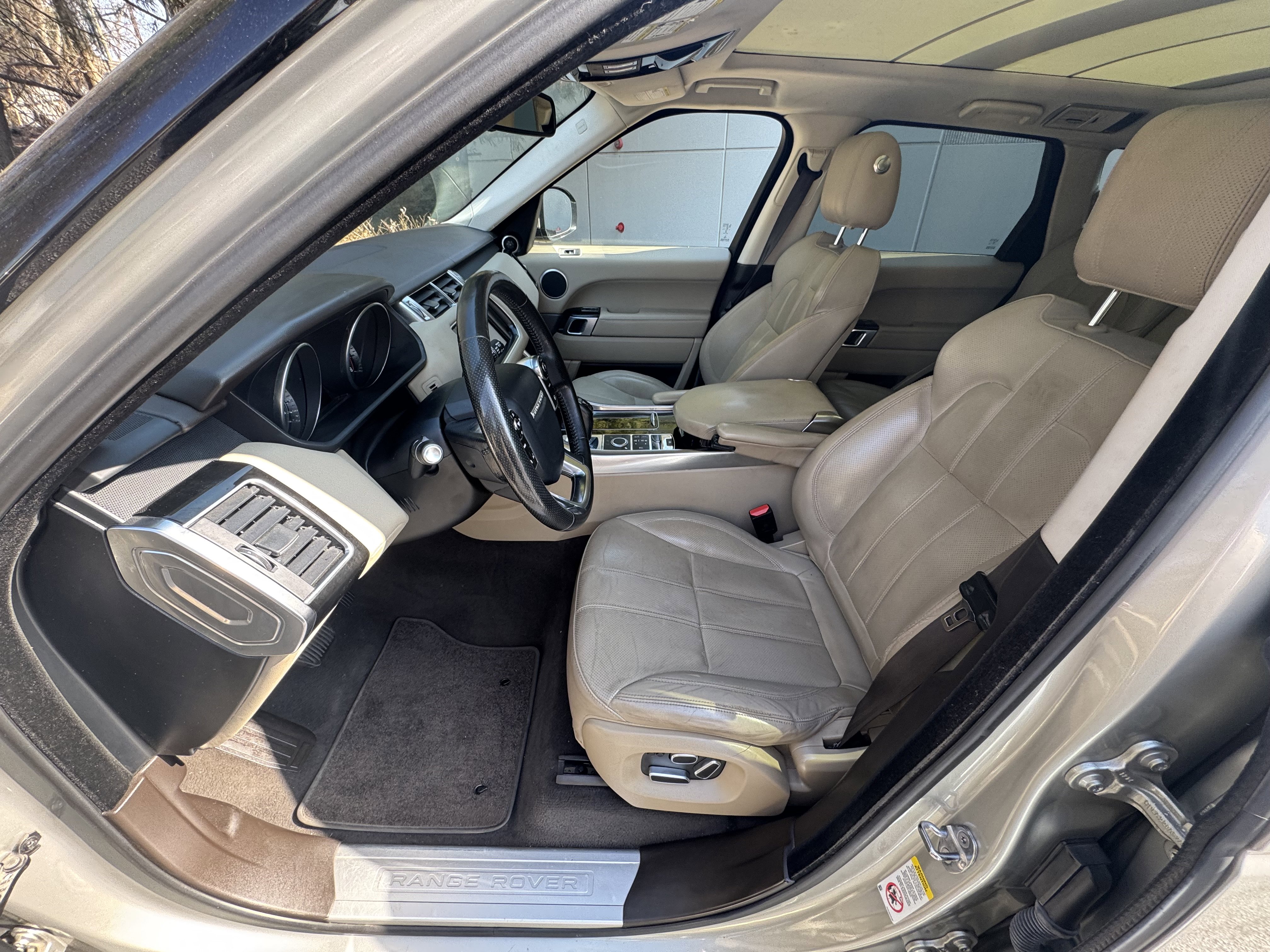 Used 2014 Land Rover Range Rover Sport HSE image 14