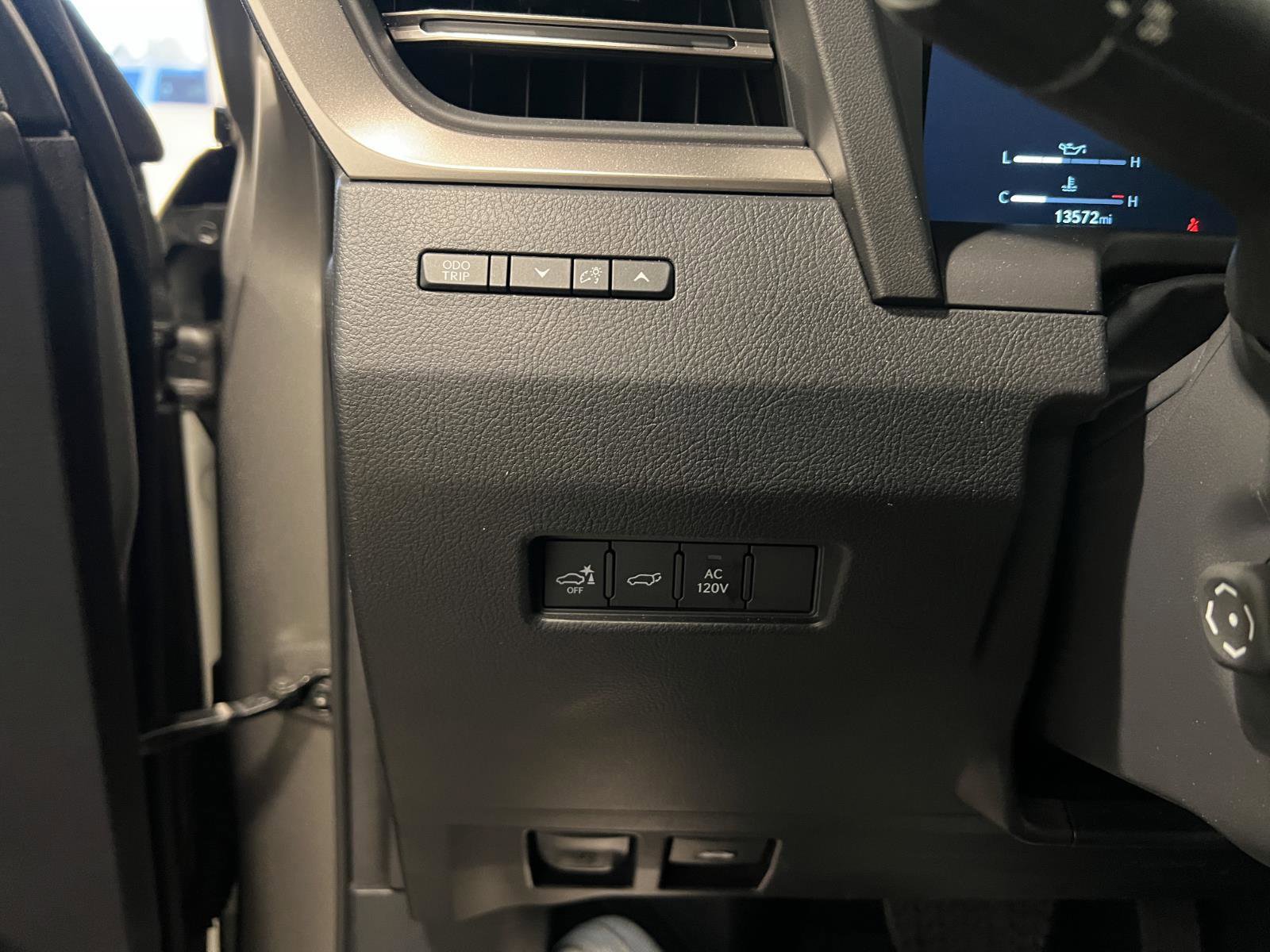 Used 2024 Lexus GX 550 w/ Accessory Package (31) image 15