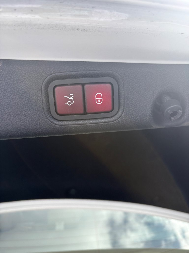 Used 2018 Mercedes-Benz E 300 image 24