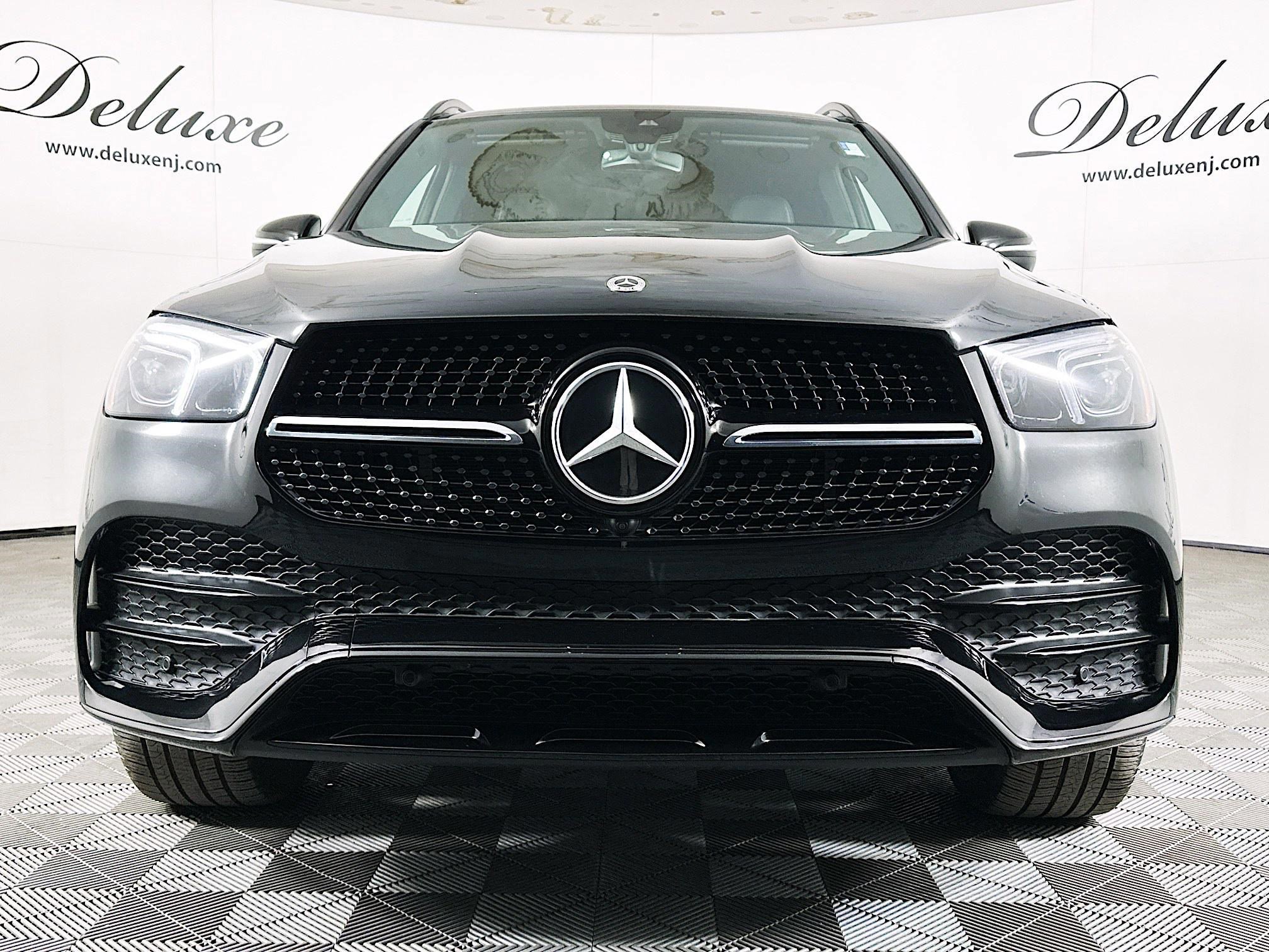 Used 2023 Mercedes-Benz GLE 450 4MATIC w/ AMG Line Exterior image 2
