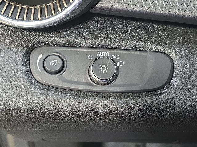 Used 2025 Chevrolet Trax ACTIV w/ Driver Confidence Package FWD image 26