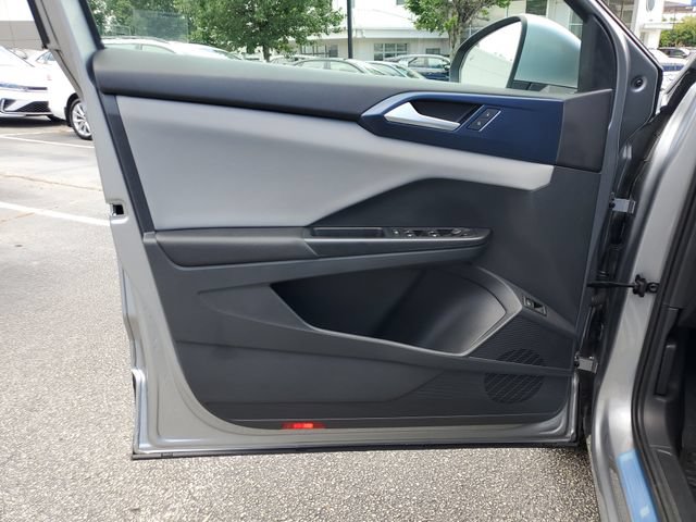 Certified 2023 Volkswagen Taos SE w/ Panoramic Sunroof Package FWD image 21