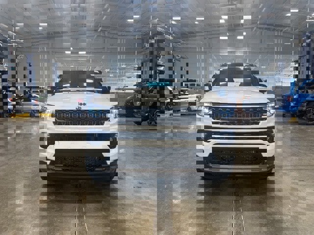 New 2025 Jeep Compass Limited w/ Sun & Sound Group image 2