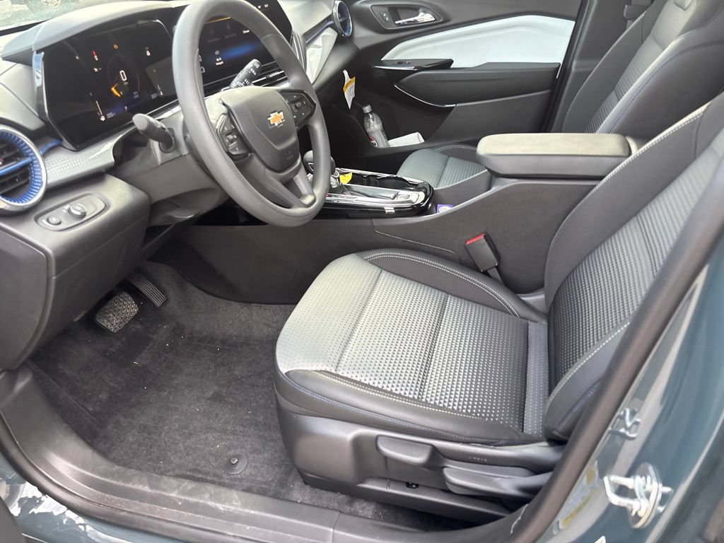 Used 2026 Chevrolet Trax LT FWD image 9