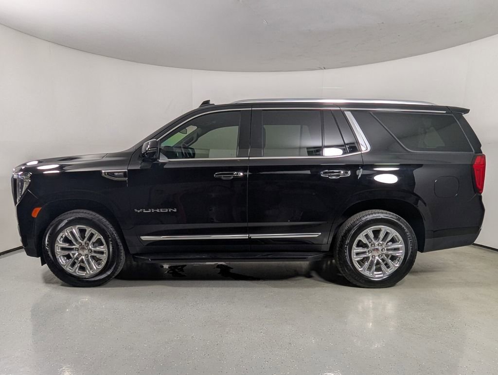 Used 2024 GMC Yukon SLT w/ SLT Luxury Package AWD/4WD image 4