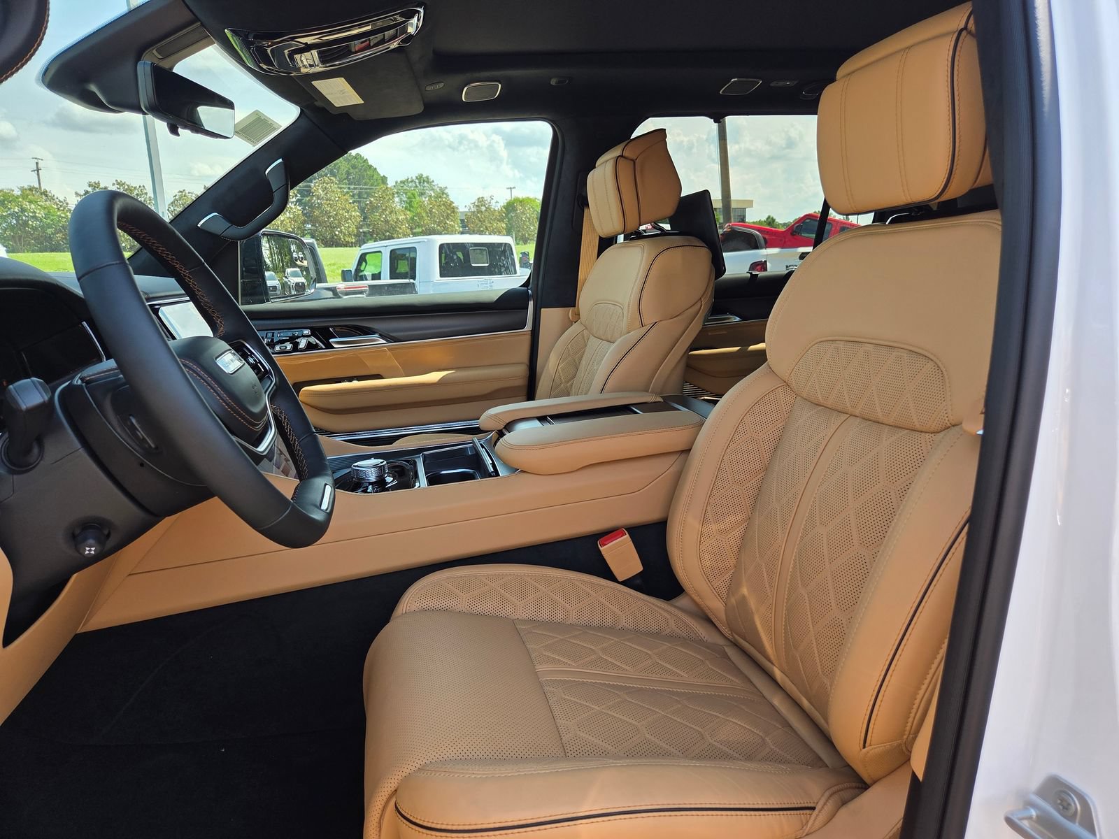 New 2026 Jeep Grand Wagoneer L Summit AWD/4WD image 15