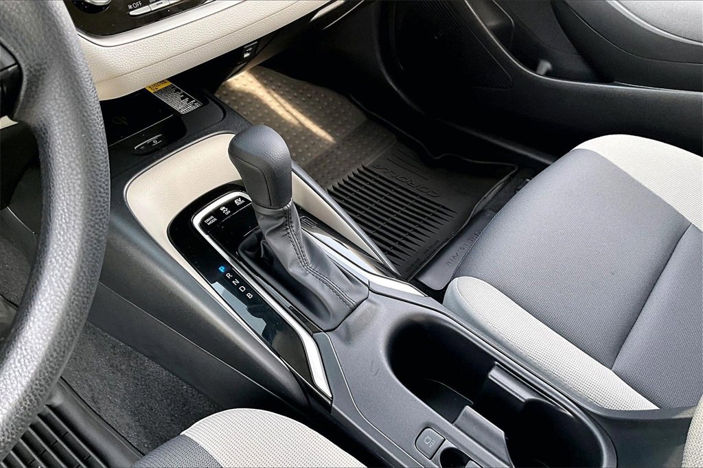 Used 2025 Toyota Corolla LE w/ LE Premium Package image 16