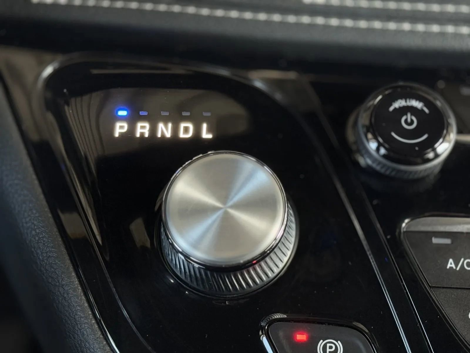 Used 2021 Chrysler Pacifica Touring w/ Uconnect Theater Family Group image 35