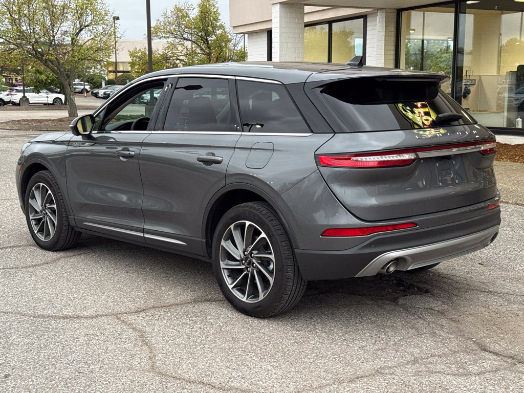Used 2024 Lincoln Corsair AWD w/ Equipment Group 101A image 9