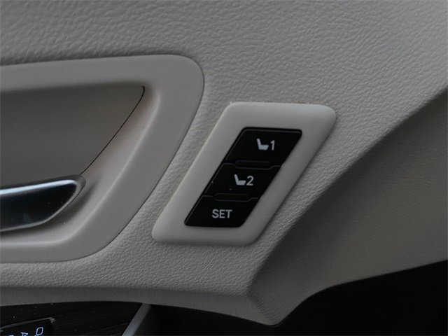 Used 2021 Toyota Sienna Platinum image 33
