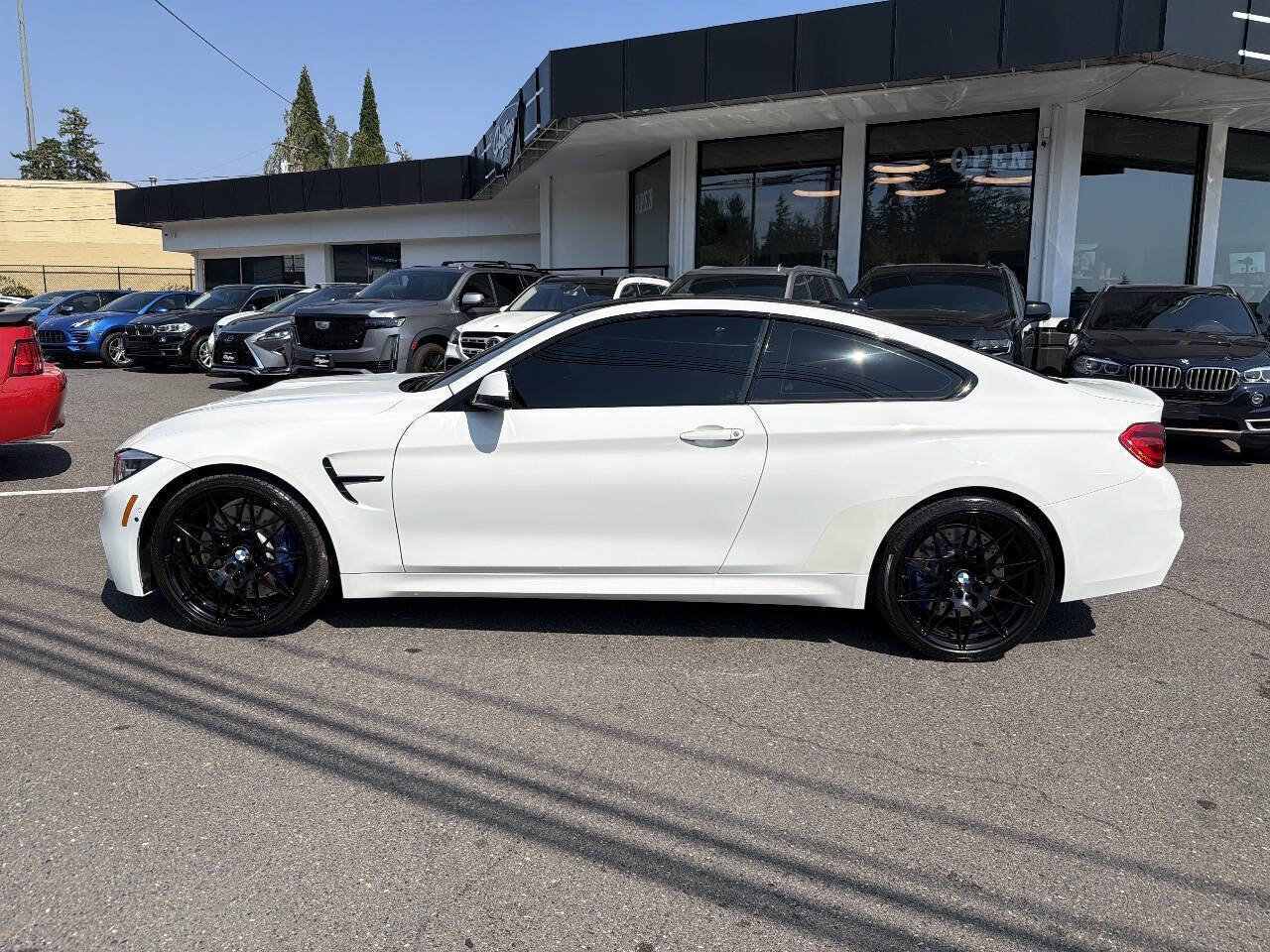Used 2018 BMW M4 Coupe w/ Competition Package RWD image 3