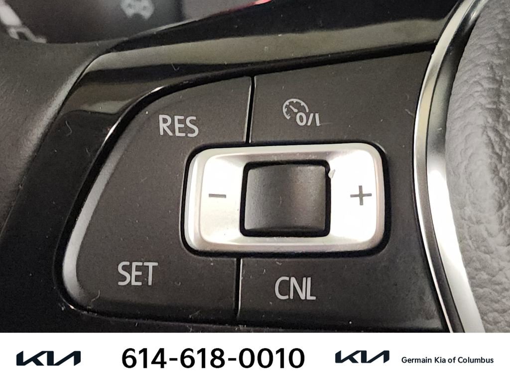 Used 2016 Volkswagen Golf S image 31