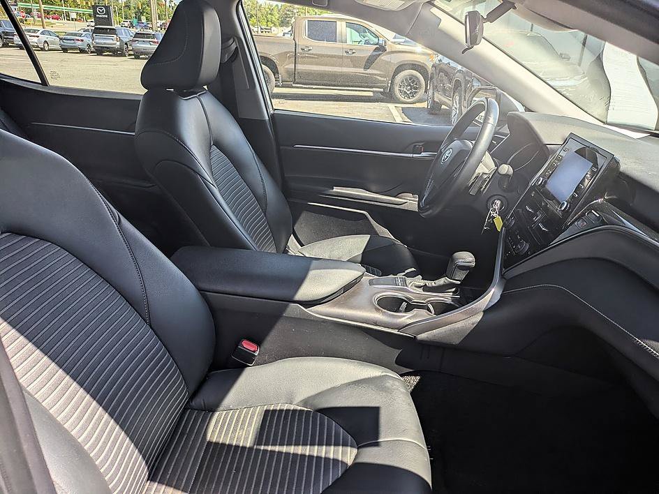 Used 2024 Toyota Camry SE FWD image 28