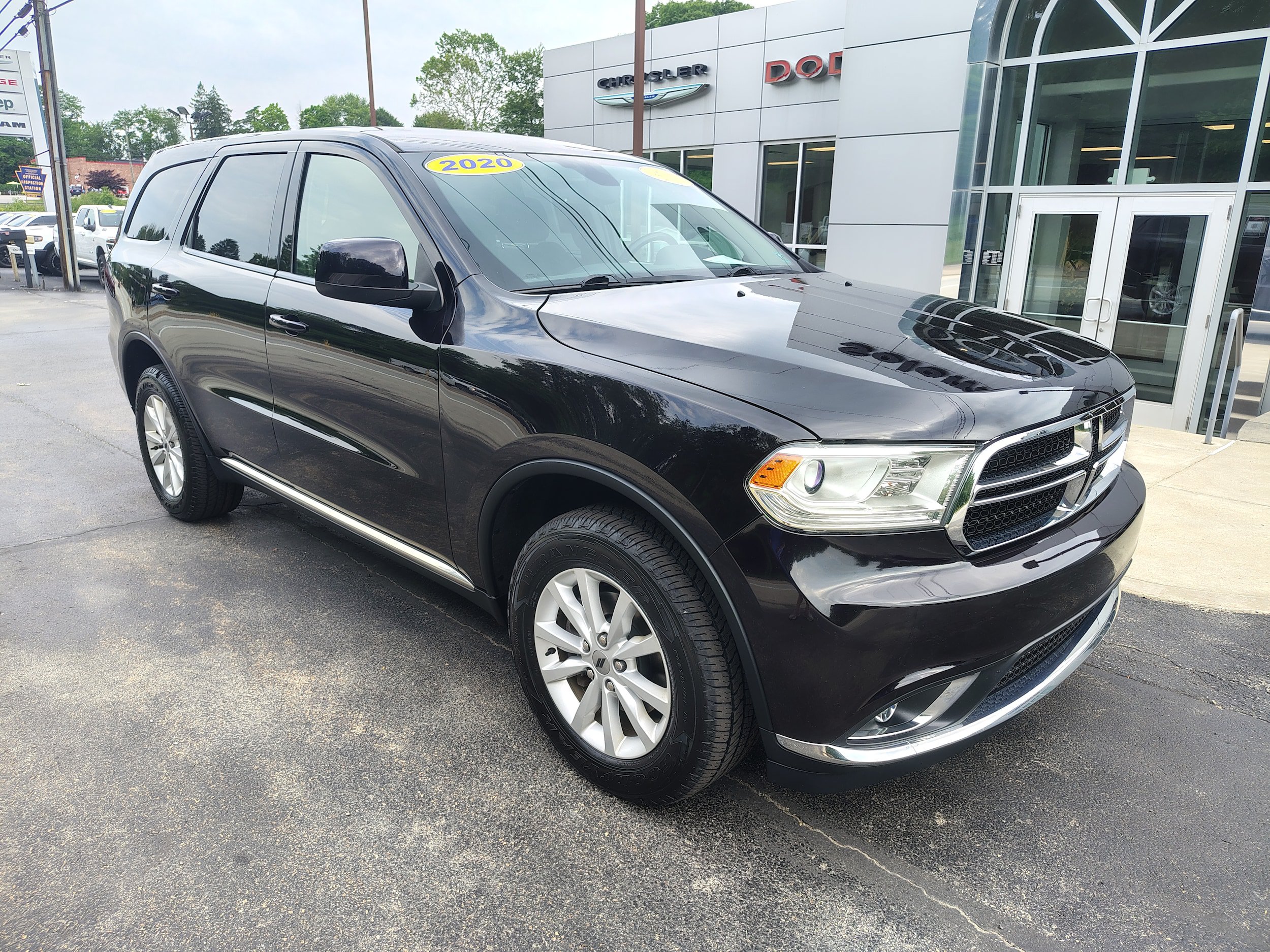 Certified 2020 Dodge Durango SXT AWD/4WD image 2