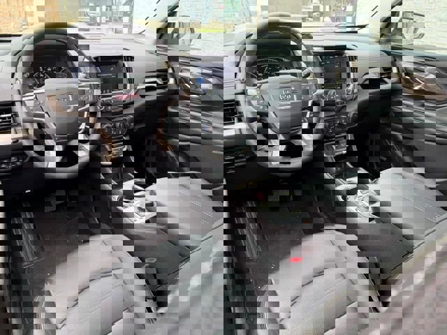 Used 2023 GMC Terrain Denali w/ Denali Premium Package AWD/4WD image 5