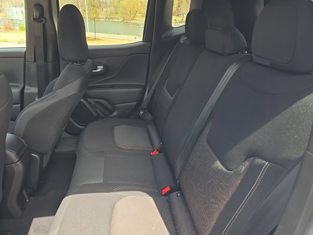 Used 2023 Jeep Renegade Latitude AWD/4WD image 26
