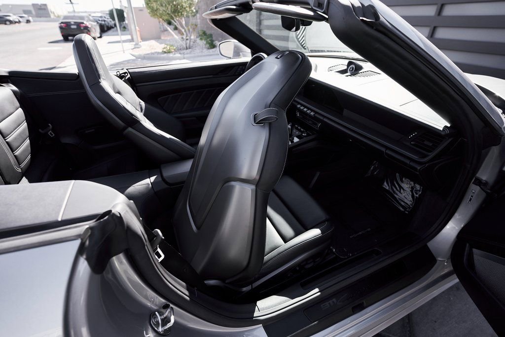 Used 2024 Porsche 911 Carrera GTS w/ Premium Package image 37