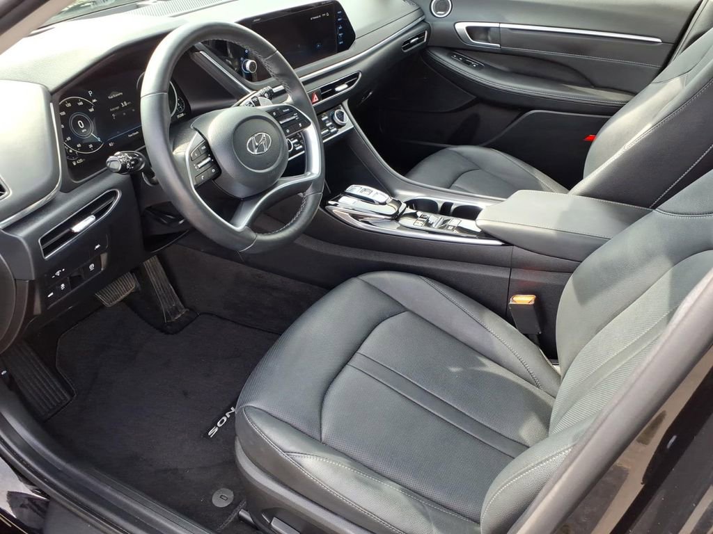 Used 2023 Hyundai Sonata Limited w/ Preferred Accessory Package image 15
