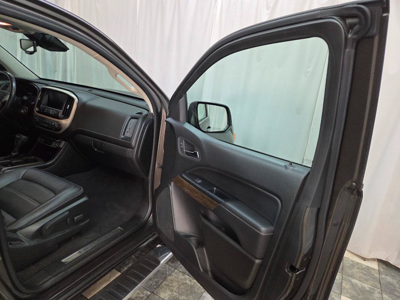 Used 2020 GMC Canyon Denali AWD/4WD image 12