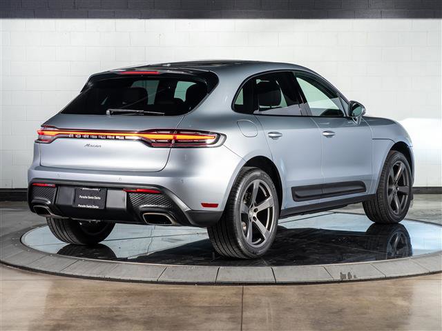 Certified 2026 Porsche Macan AWD/4WD image 9