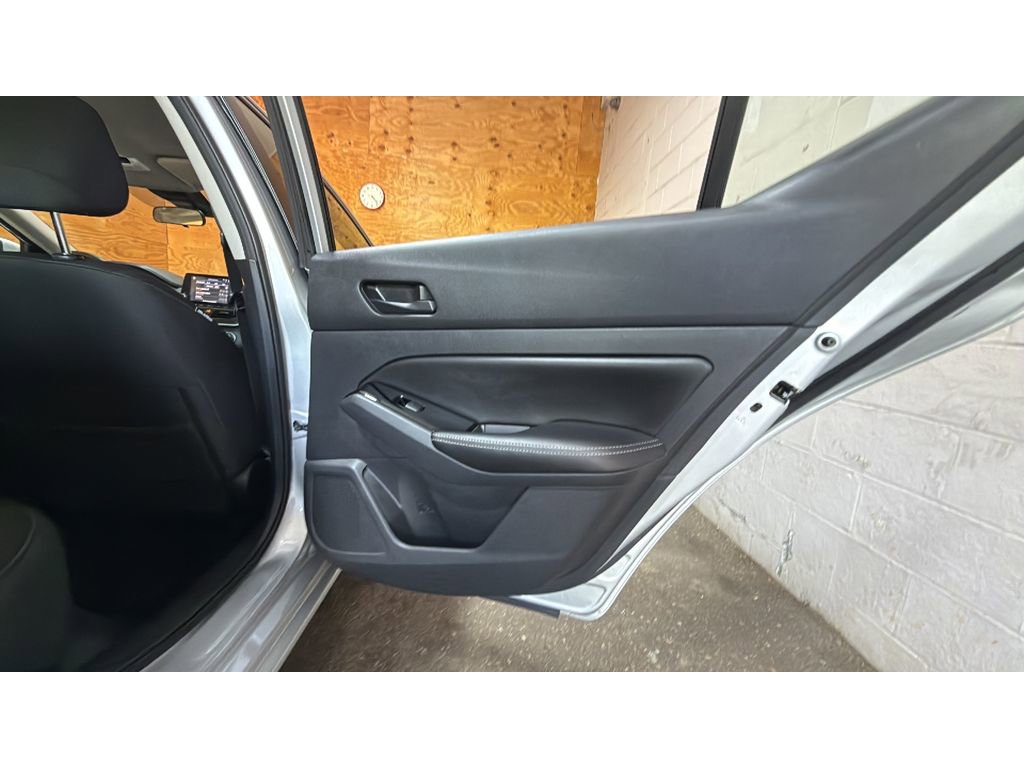 Used 2023 Nissan Altima 2.5 SV image 14