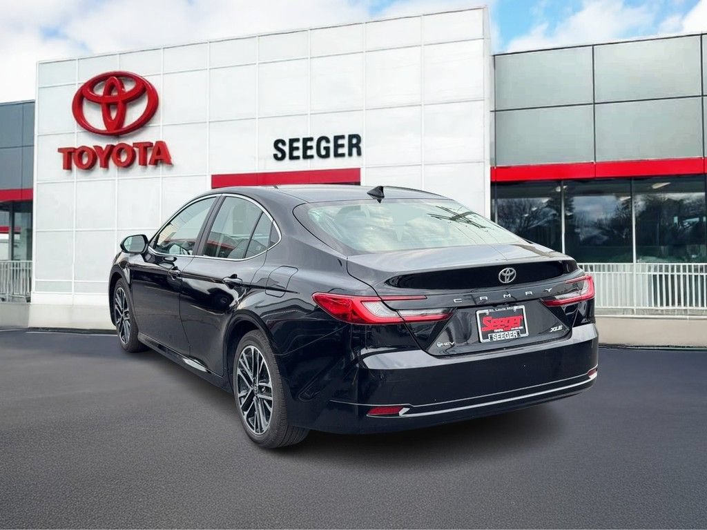 Used 2026 Toyota Camry XLE FWD image 9