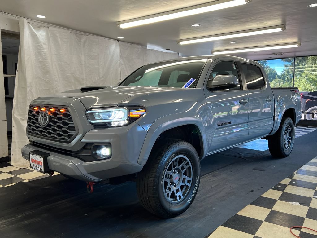 Used 2021 Toyota Tacoma TRD Sport w/ Technology Package AWD/4WD image 4