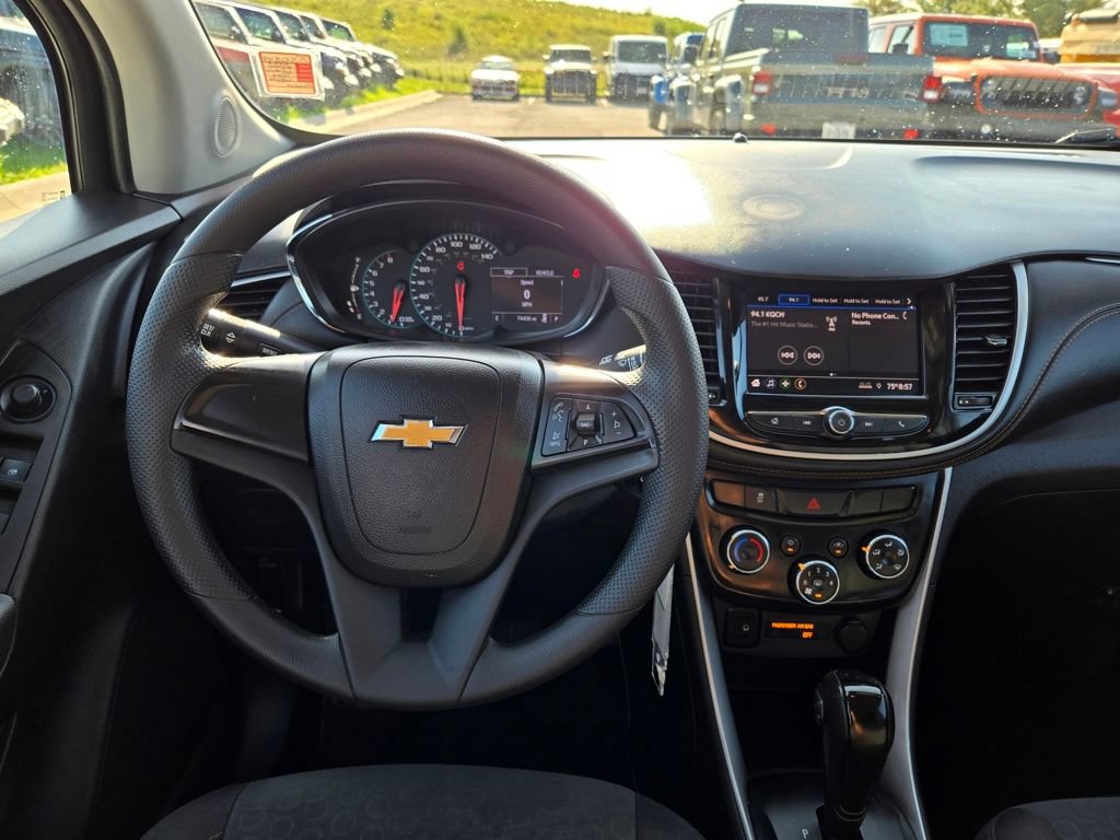 Used 2020 Chevrolet Trax LS AWD/4WD image 18