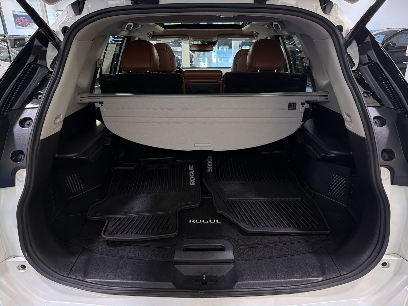 Used 2019 Nissan Rogue SL w/ Premium Package AWD/4WD image 29