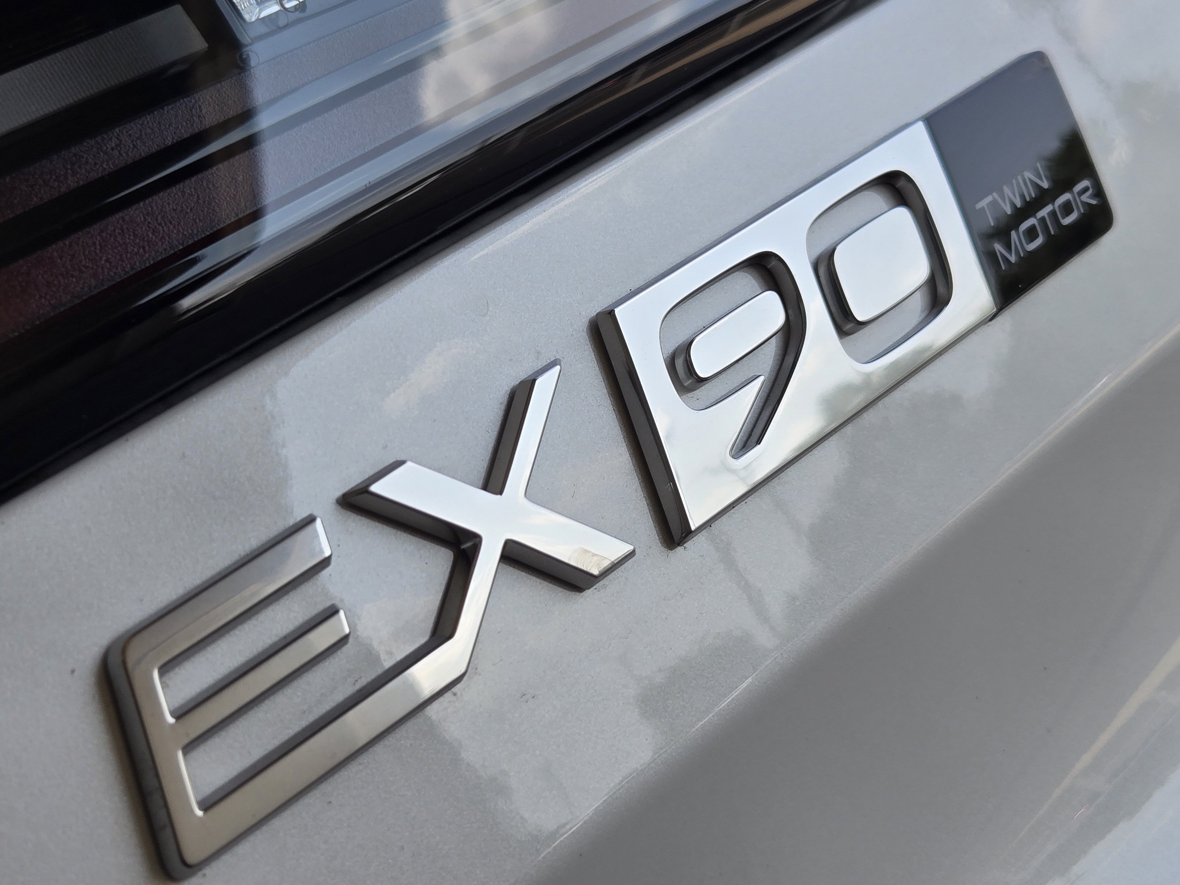 New 2026 Volvo EX90 Plus AWD/4WD image 14