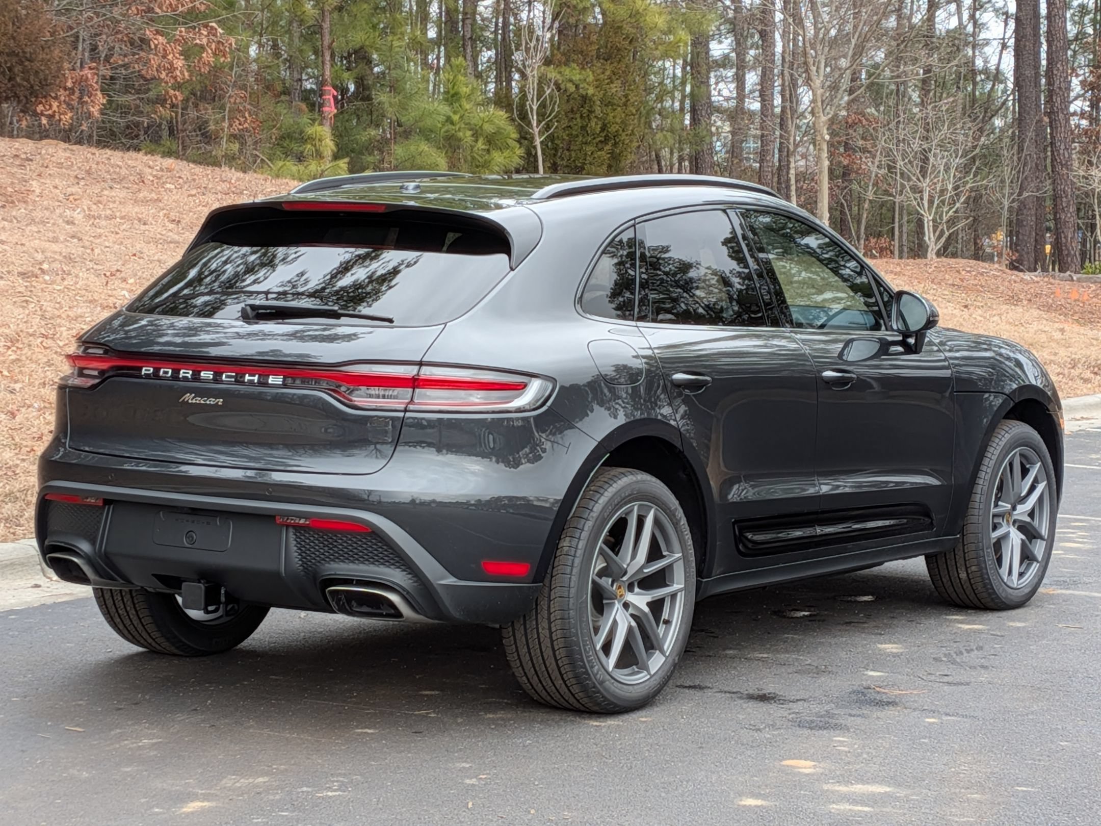Certified 2026 Porsche Macan AWD/4WD image 30