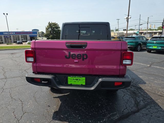 Used 2024 Jeep Gladiator Sport AWD/4WD image 6