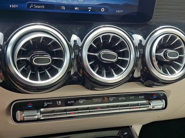 Used 2025 Mercedes-Benz GLB 250 4MATIC image 19