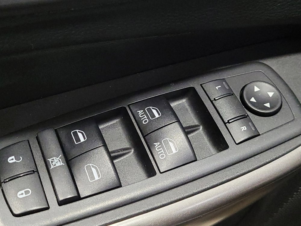 Used 2019 Jeep Cherokee Latitude Plus w/ Cold Weather Group image 27