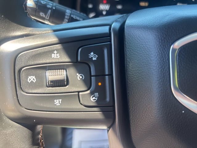 Used 2024 GMC Yukon XL AT4 AWD/4WD image 4