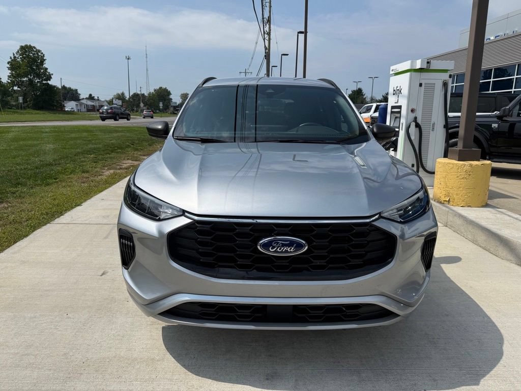 Certified 2023 Ford Escape ST-Line w/ Tech Pack #1 AWD/4WD image 4