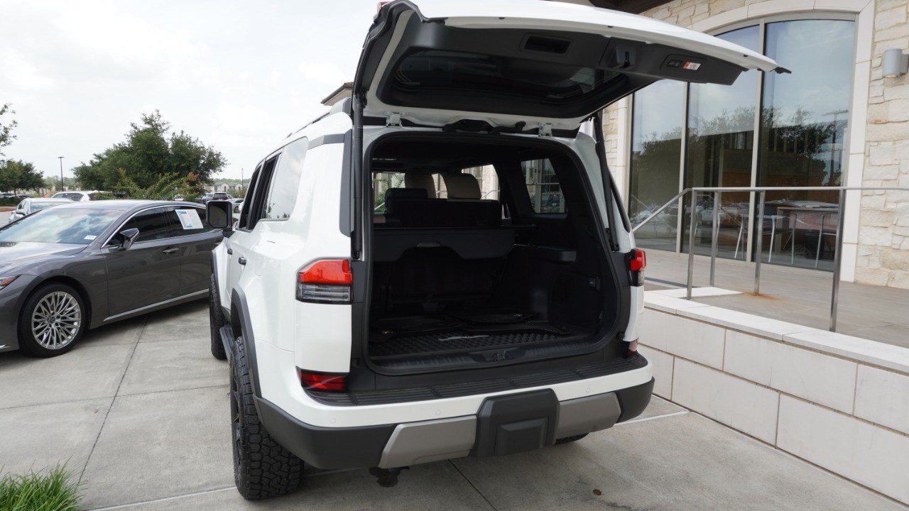 Certified 2025 Lexus GX 550 AWD/4WD image 36