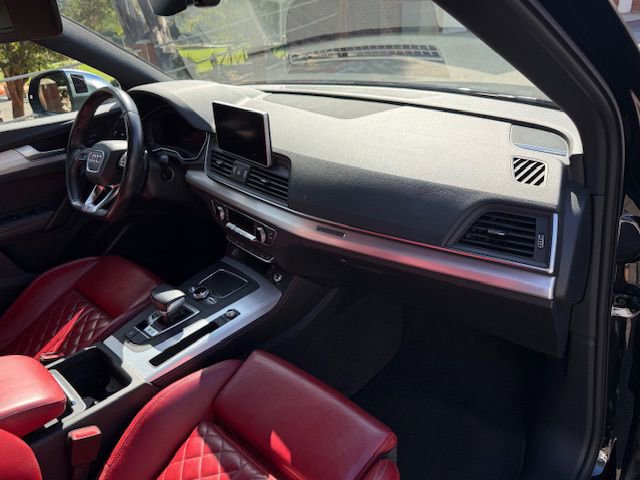 Used 2018 Audi SQ5 Premium Plus w/ Navigation Package image 22